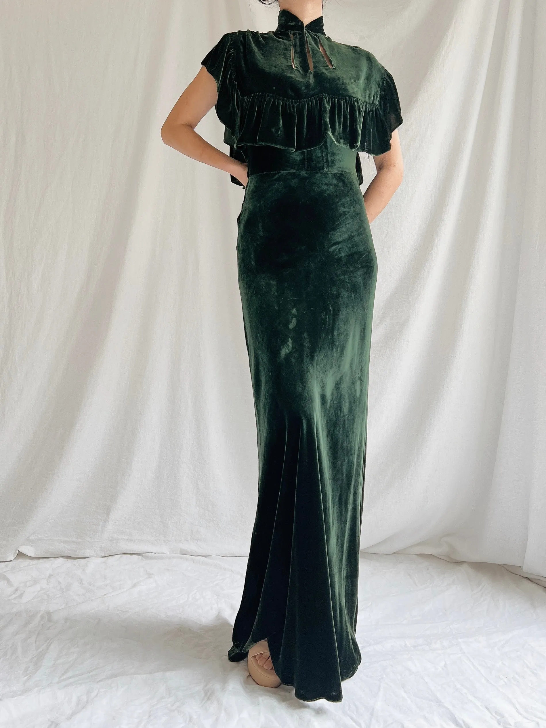 1930s Silk Crushed Velvet Gown with Cape - S