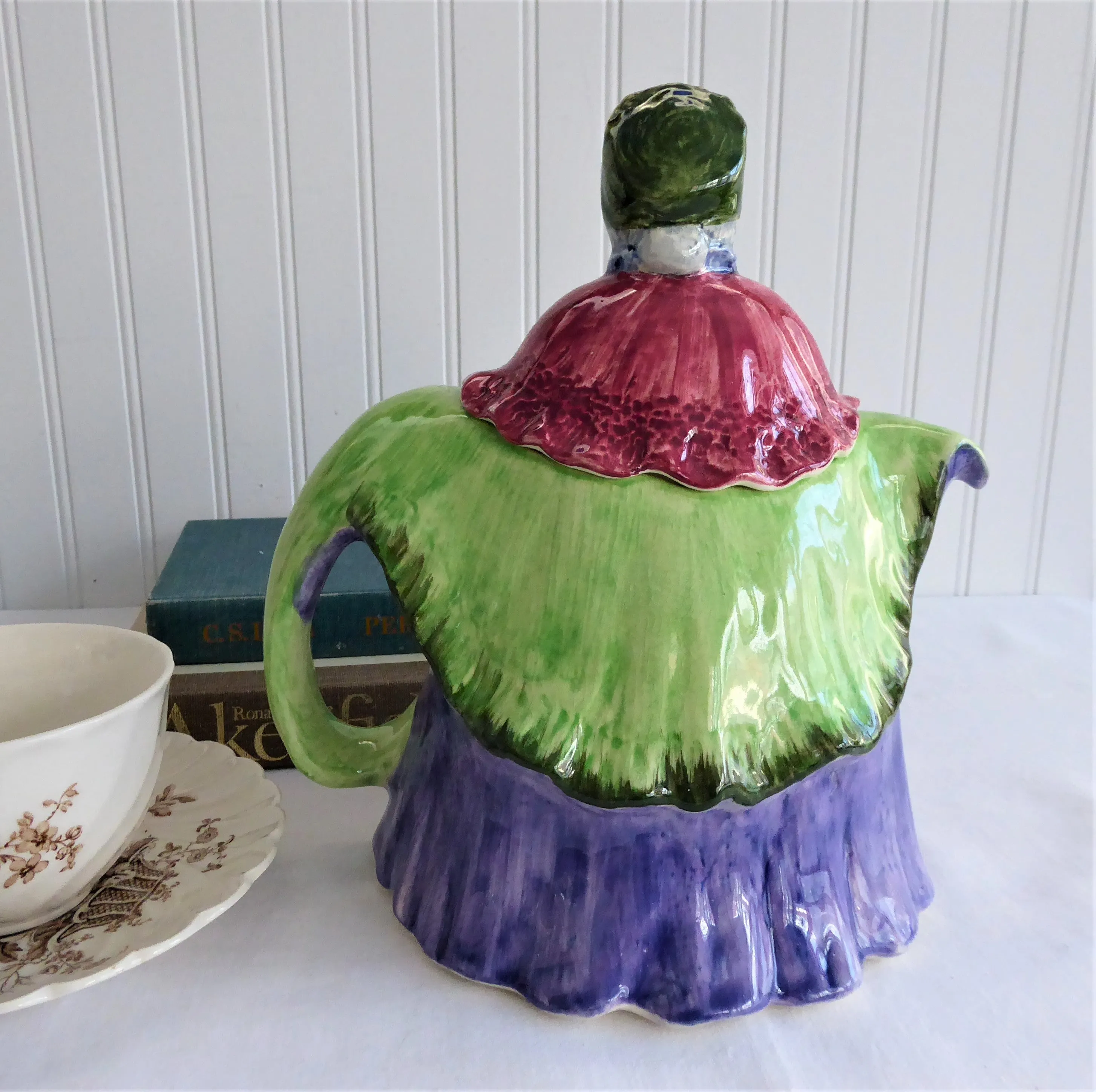 Little Old Lady Teapot English Figural Old Grandmother In Cape 1940s Large 32 Ounce