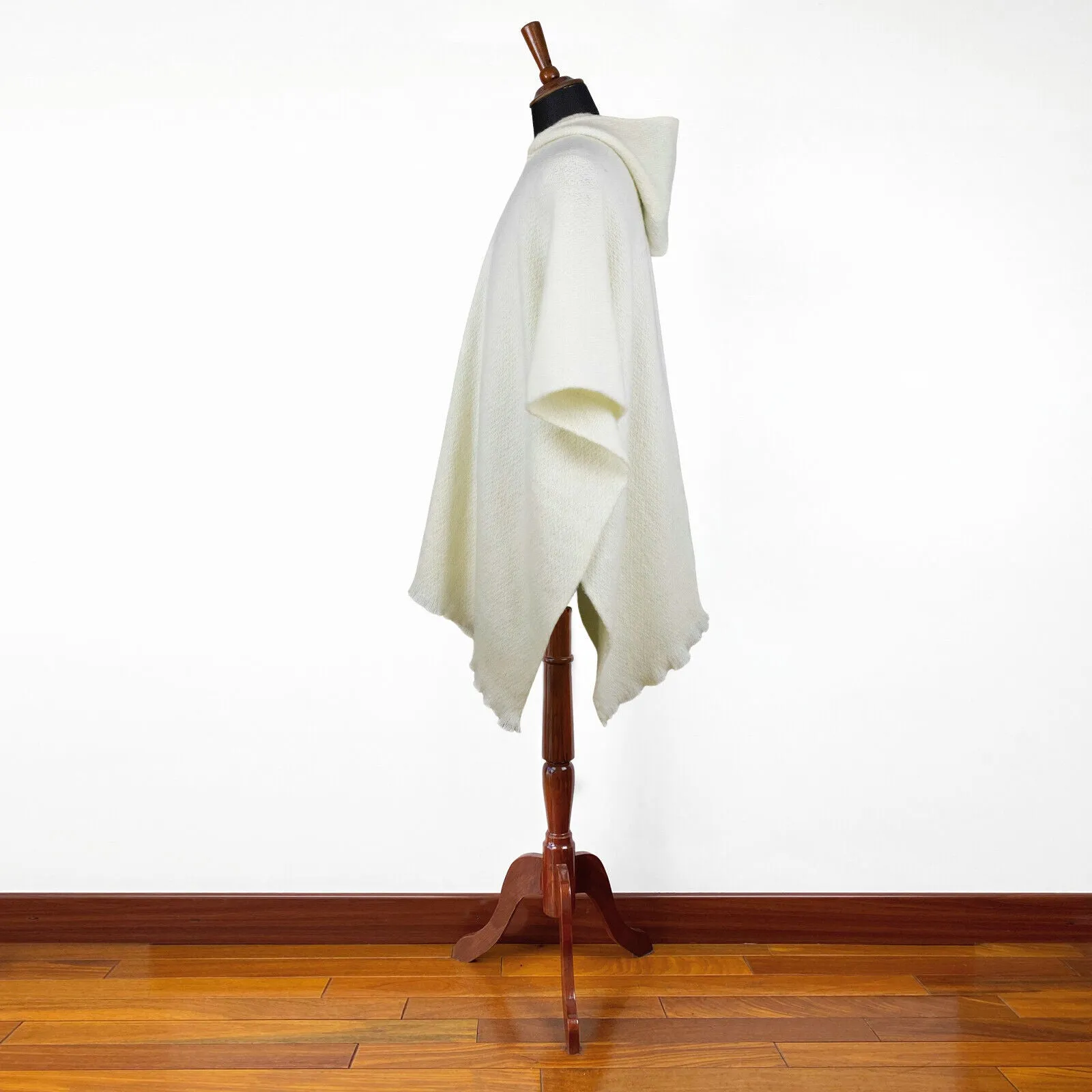 Papaca - Llama Wool Unisex South American Handwoven Hooded Poncho - white plain pattern