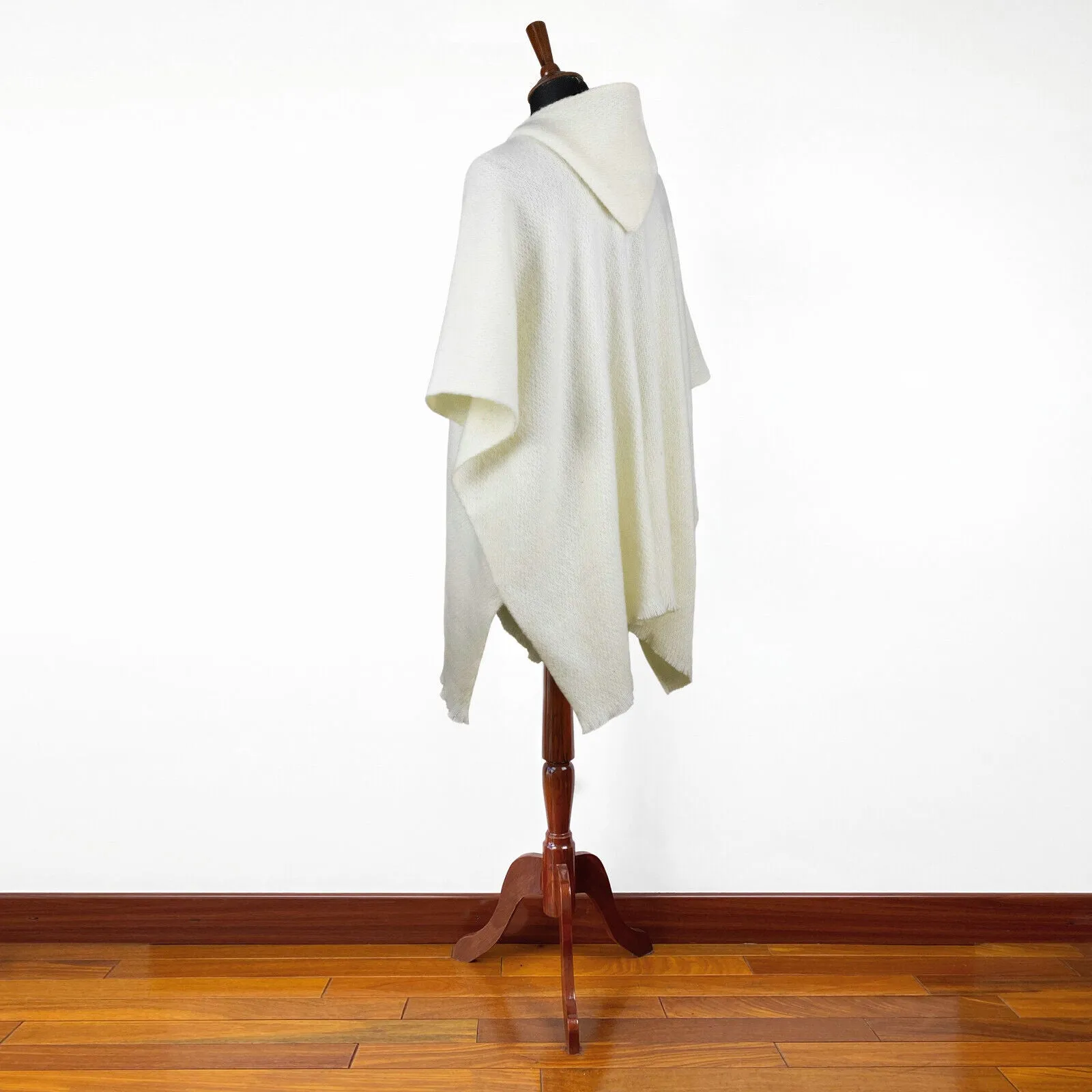 Papaca - Llama Wool Unisex South American Handwoven Hooded Poncho - white plain pattern